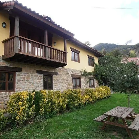 Rurales Picos De Redo * Camaleño
